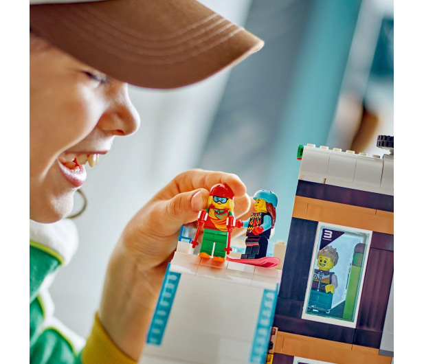 LEGO City 60366 Centrum narciarskie i wspinaczkowe - 1144444 - zdjęcie 9